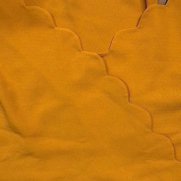 ELODIE Women’s Gold Scalloped Peplum Tank Top Sz Medium NWT - Picture 5 of 12